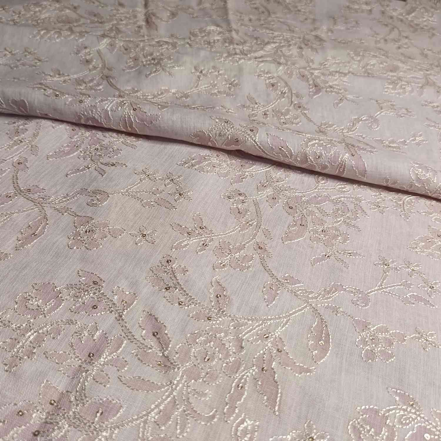 <b>LINEN EMBROIDERY</b>