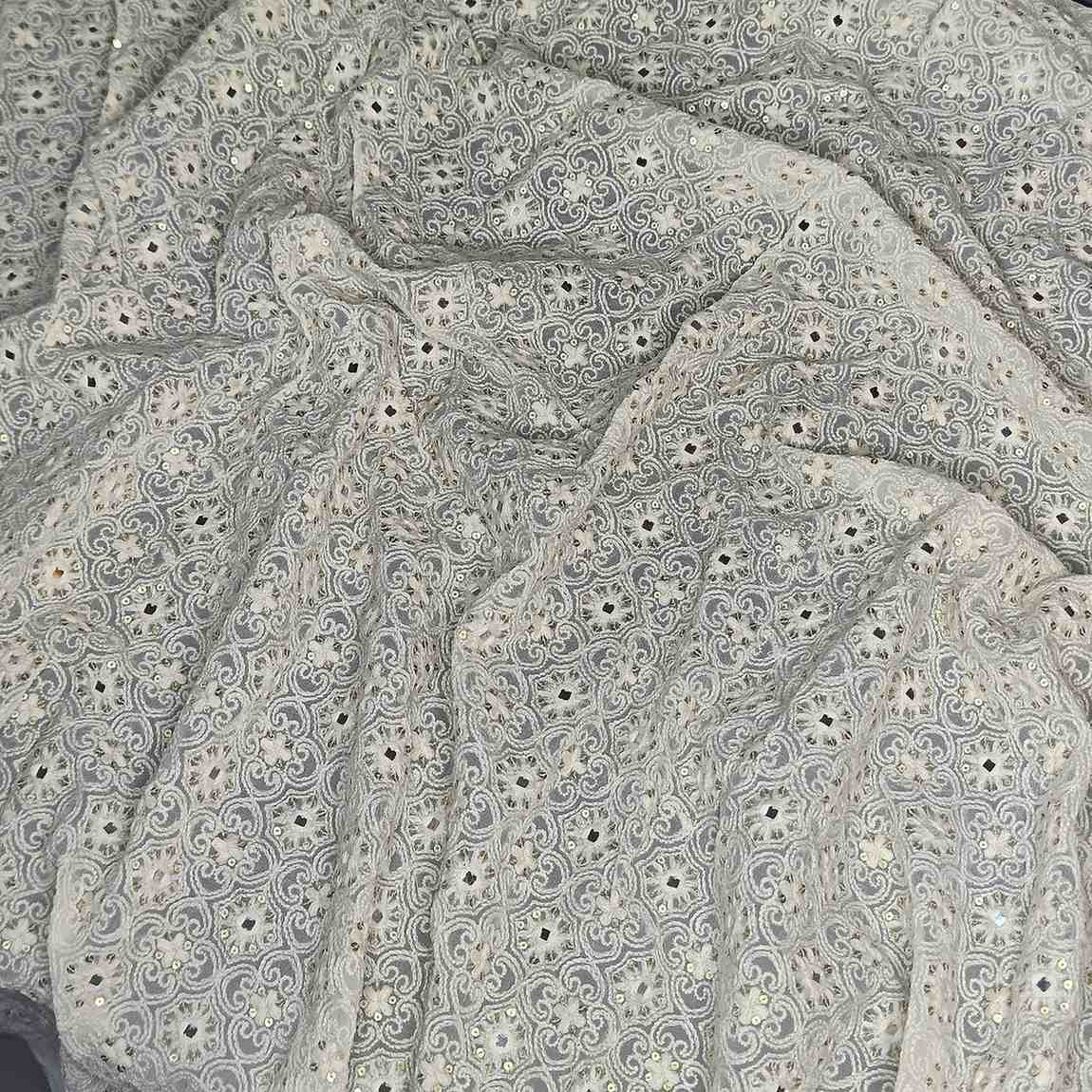 <b>MIRROR EMBROIDERY SA2047</b>