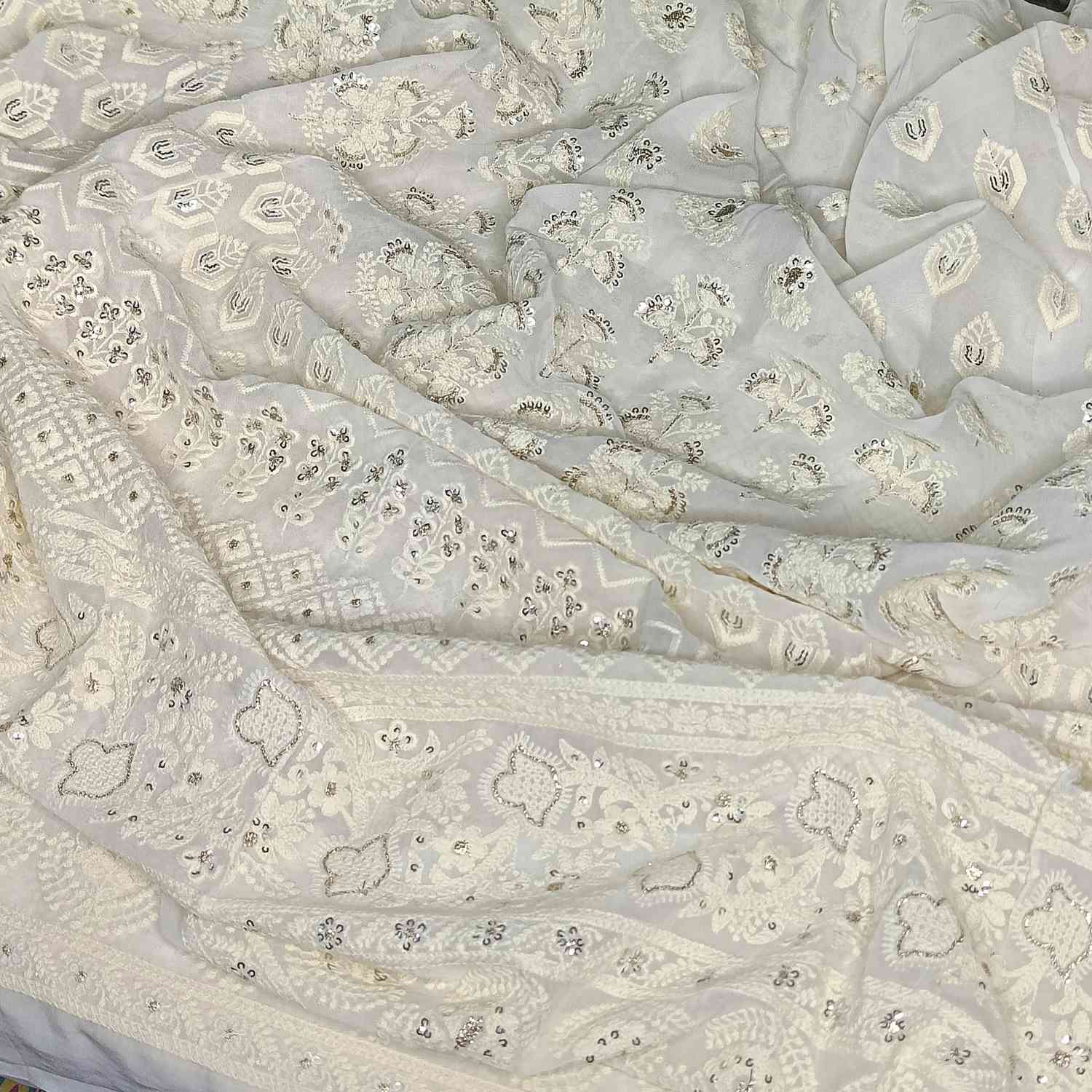 <b>GEORGETTE DAMAN EMBROIDERY</b>