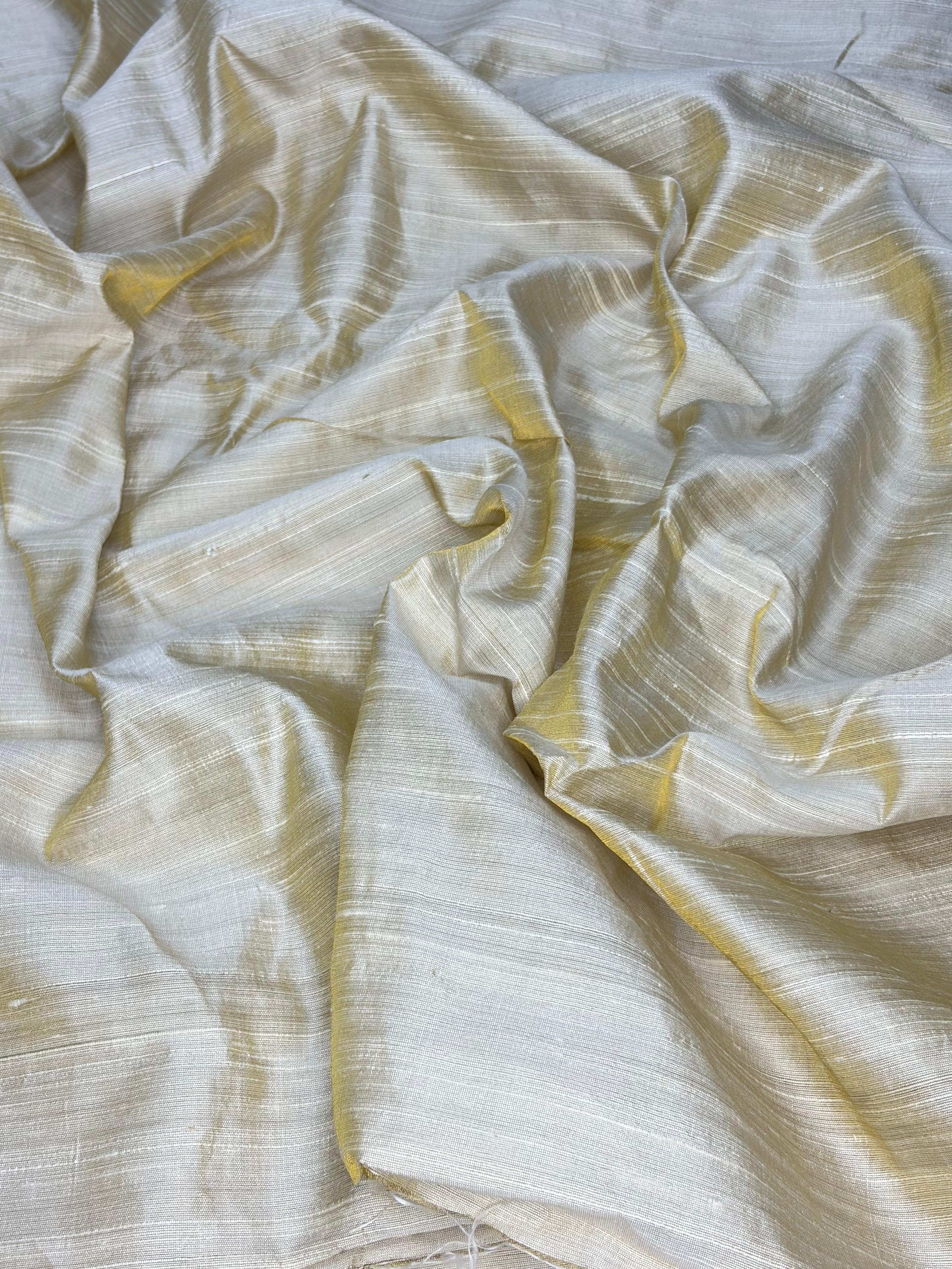 <b>Pure Rawsilk Tissue</b>