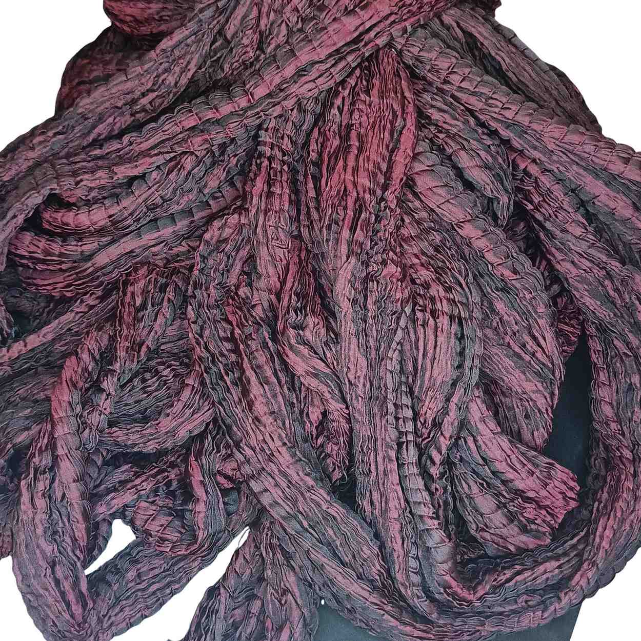 <b>SILK CRUSH MAROON BLACK</b>