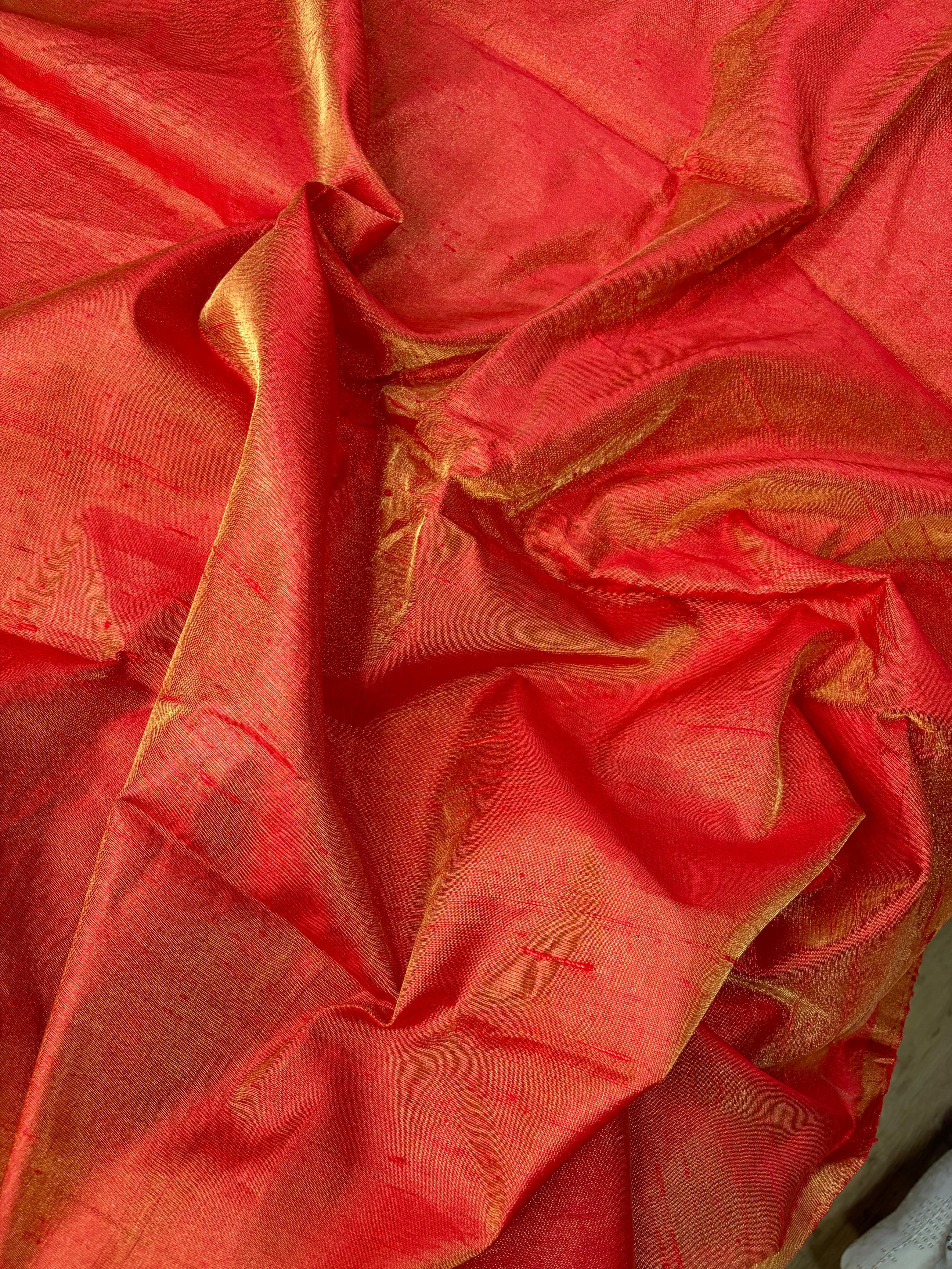 <b>Pure Rawsilk Tissue</b>