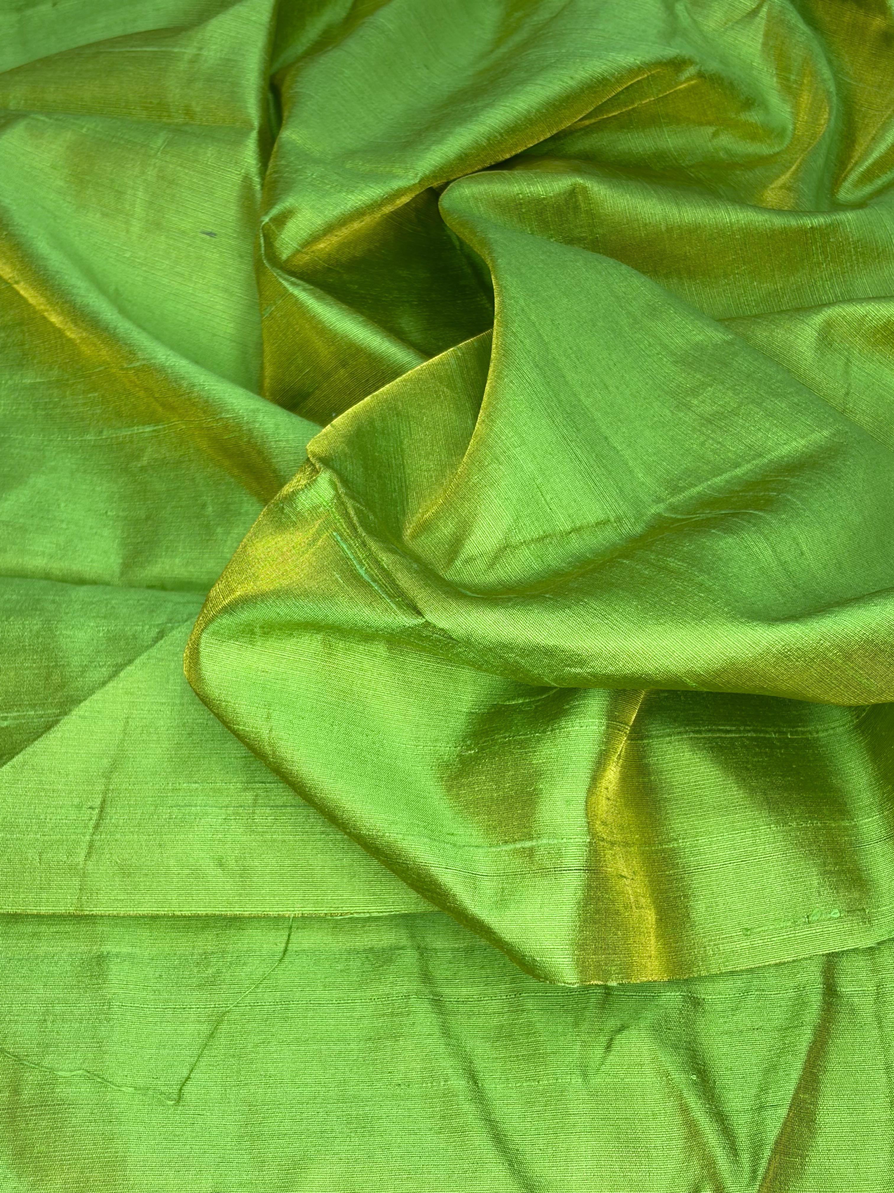 <b>Pure Rawsilk Tissue</b>